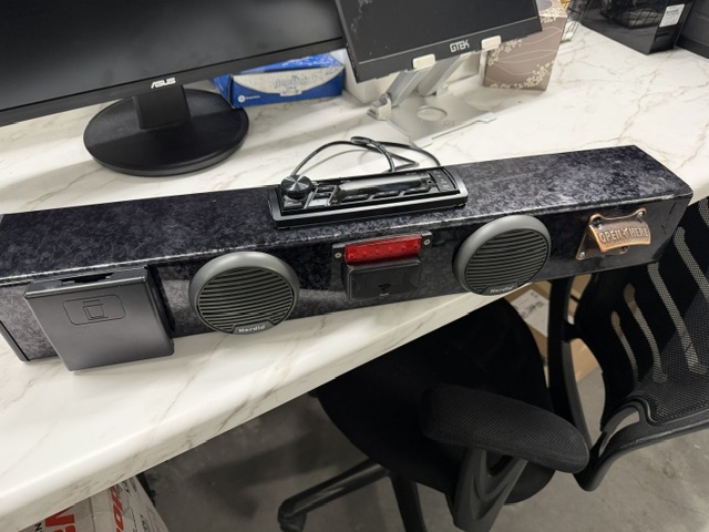 Graphite Slim Tailgate Tunes model view 1